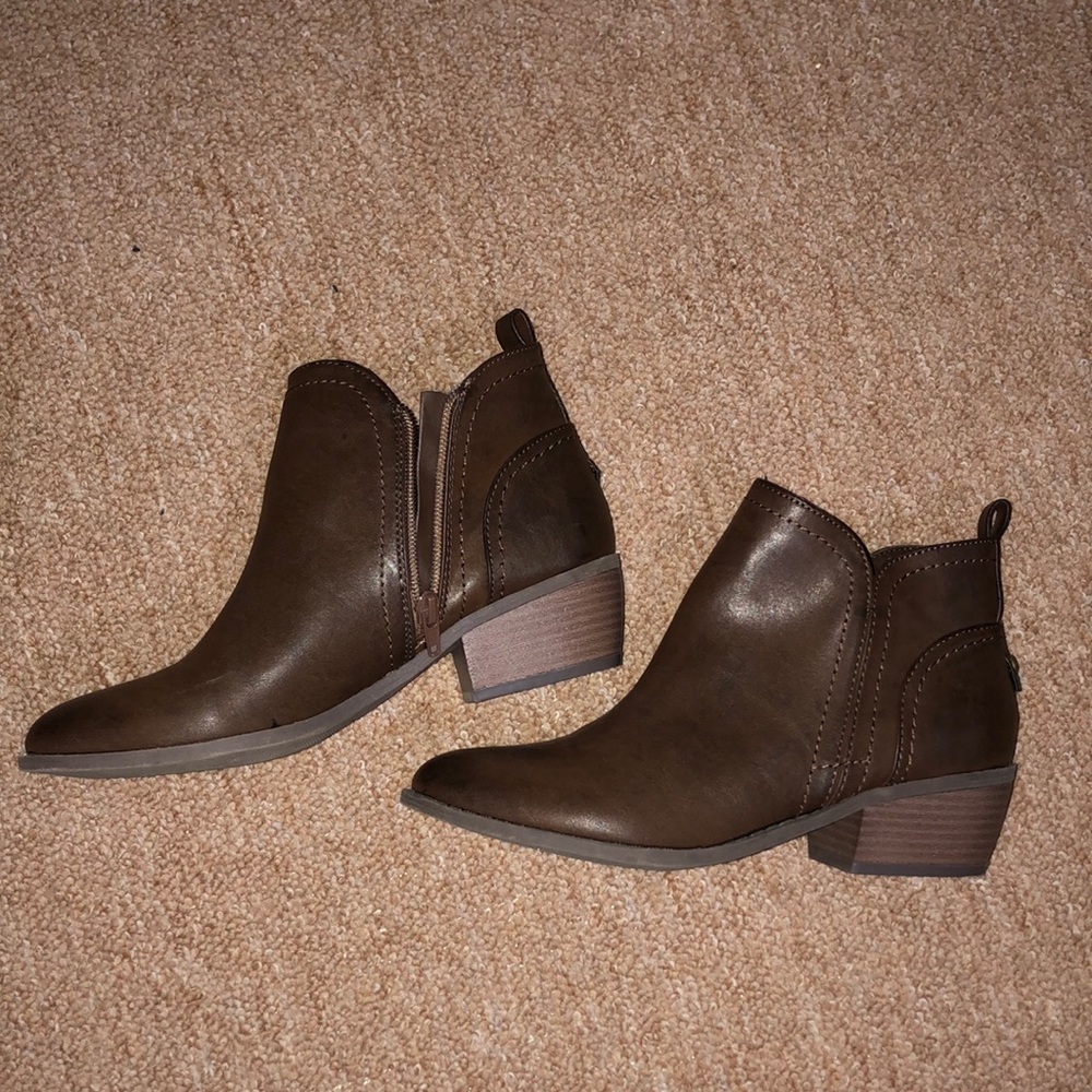 By Guess Brown Booties